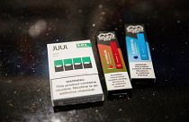 شركة "جول" تسوّق سجائر بنكهات مختلفة تستهدف الشباب
