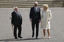 US-Präsident Biden mit dem irischen Präsidenten Michael Higgins und dessen Frau Sabina, 13. April 2023 