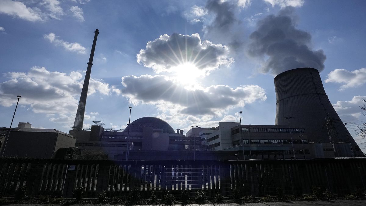 Большинство немцев не поддерживают остановку АЭС, но правительство непреклонно
