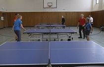 بیماران پارکینسون در آلمان برای کاهش و فراموشی دردهای خود پینگ پنگ بازی می‌کنند