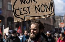 A nyugdíjreform ellen békésen tiltakozók Párizsban.