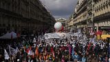 Wieviele sind es, die in in Frankreich demonstrieren?