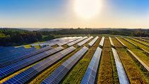 Dank des sonnigen Wetters haben die Solaranlagen in Tschechien am Ostermontag einen gewaltigen Stromstoß produziert.
