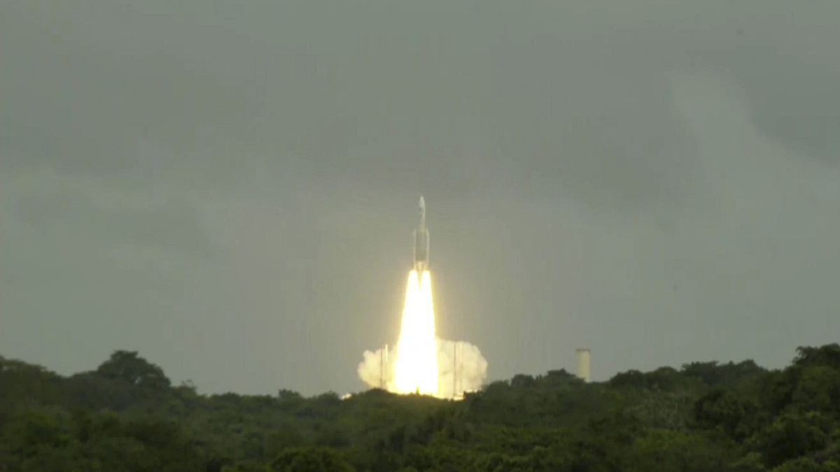 Запуск ракеты-носителя Ariane 5 с зондом Juice на борту. Космодром Куру, Французская Гвиана. 14 апреля 2023.