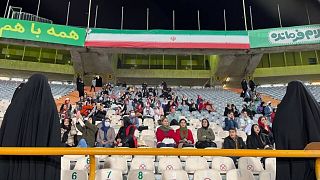 حضور زنان در ورزشگاه آزادی برای تماشای مسابقه ایران و روسیه