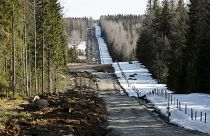 سياج على الحدود الفنلندية الروسية عندمعبر بلكولا جنوب فنلندا. 2023/04/14