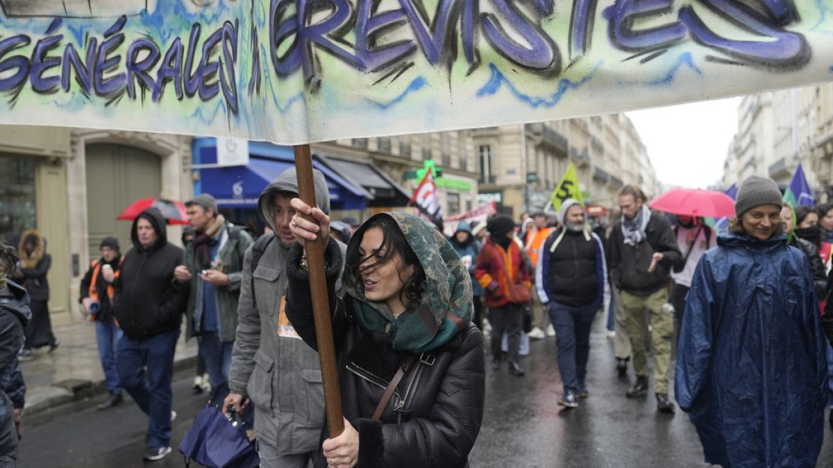 A nyugdíjreform elleni tüntetés 2023. április 14-én, pénteken Párizsban.