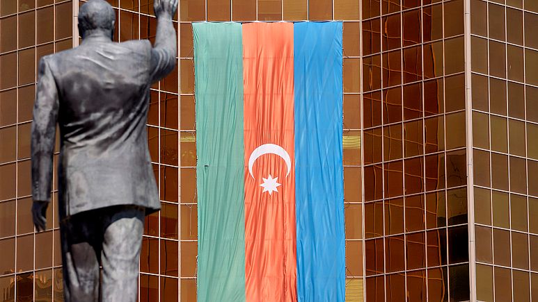 Erivan’da bayrağı yakılan Azerbaycan Halter Şampiyonası’ndan çekildi