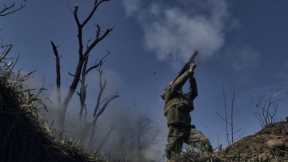 الجيش الأوكراني يقول “معارك دامية غير مسبوقة” في باكموت