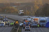 صورة من الارشيف-حادث على الطريق السريع M5 تونتون جنوب غرب إنجلترا، 5 نوفمبر 2011