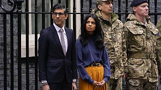 Der britischen Premierminister Rishi Sunak und seine Ehefrau Akshata Murty