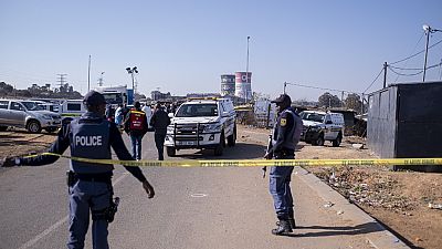 Afrique du Sud : un politicien connu pour des "lancers d'excréments" abattu