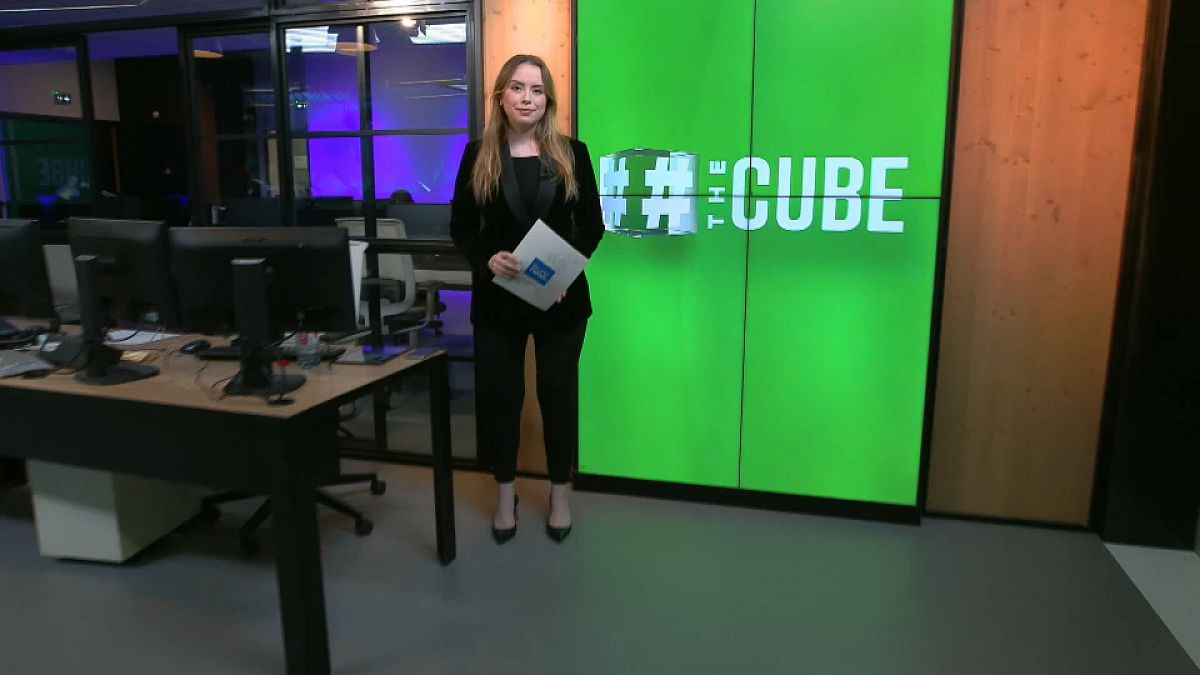 В студии Euronews / The Cube