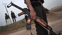 أفراد من وحدات حماية الشعب الكردية بالقرب من مدينة القامشلي ـ أرشيف