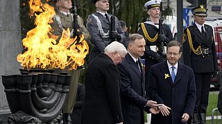 Les présidents israélien Isaac Herzog et allemand Frank-Walter Steinmeier, accompagnés de leur homologue polonais Andrzej Duda à Varsovie le 19 avril 2023