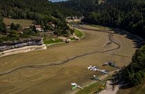 Le Doubs, pratiquement à sec, ici à la frontière franco-suisse, le 4 août 2022
