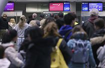 Cerca de 100 mil pessoas serão afetadas pelo cancelamento dos voos em três aeroportos da Alemanha