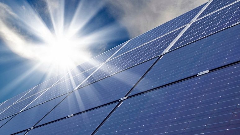 Dutch company debuts recyclable solar panel