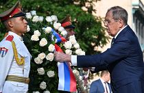 Szergej Lavrov koszorúzáson vesz részt Havannában 2023. április 20.-án.
