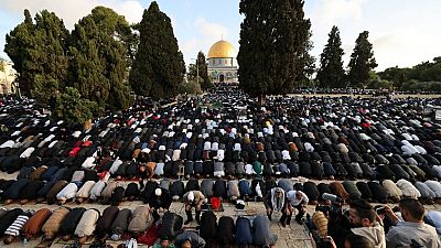 Morgengebet an der al-Aqsa-Moschee in Jerusalem: Musliminnen und Muslime feiern das Ende des Fastenmonats Ramadan.