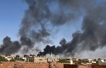 Sudan'ın başkenti Hartum'da Sudan ordu birlikleri ile Hızlı Destek Güçleri isimli paramiliter yapı arasındaki çatışmalar devam ediyor 