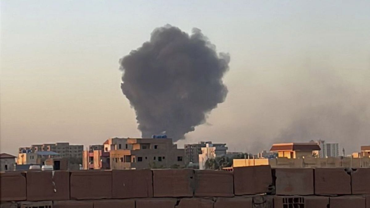 Jartum, capital de Sudán, escenario de explosiones y tiroteos