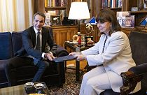 Kiriákosz Micotákisz görög miniszterelnök és Katerina Sakellaropoulou elnök