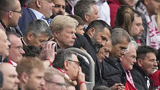 Bayern München CEO Oliver Kahn und Sportdirektor Hasan Salihamidzic im Stadion in Mainz