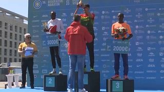 Marroquino Lachgar Chakib e etíope Feyne Gudeto Gemeda venceram em Belgrado