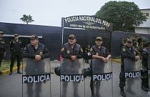 الشرطة البيروفية قرب مطار ليما