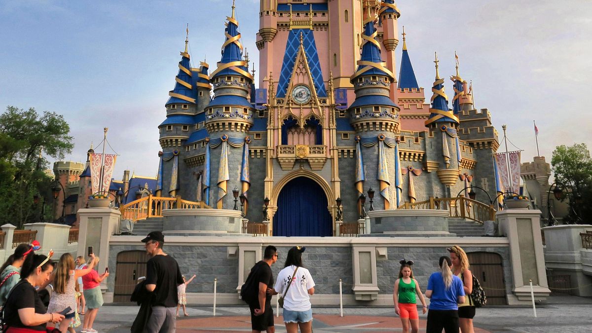 Florida'daki Disney World yerleşkesinde Sindrella şatosu