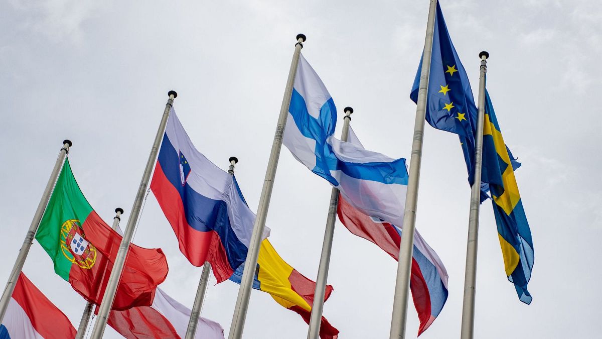 پرچم های شماری از کشورهای عضو اتحادیه اروپا