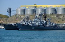  بخشی از ناوگان دریای سیاه روسیه که در خلیج سواستوپل واقع در شبه‌جزیره کریمه پهلو گرفته‌‌اند (عکس آرشیوی)