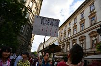 Tanártüntetés a budapesti Szent István Bazilikánál 2022. szeptember másodikán   (AP Photo/Anna Szilagyi)