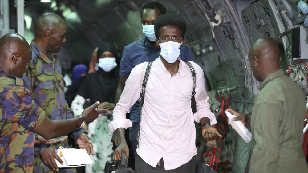 Soudan : un fragile cessez-le-feu de 72 heures a débuté à minuit, poursuite des évacuations