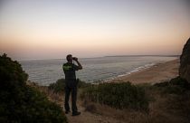 الحرس المدني الإسباني يراقب الشواطئ