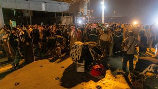 وصول مدنيين إلى جدة بعد مغادرة السودان