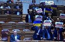 Proteste in parlamento a Lisbona 
