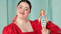 İngiliz model Ellie Goldstein Down sendromlu yeni Barbie ile reklam kampanyasında rol aldı