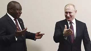 رئيس جنوب إفريقيا سيريل رامابوزا مع الرئيس الروسي فلاديمير بوتين