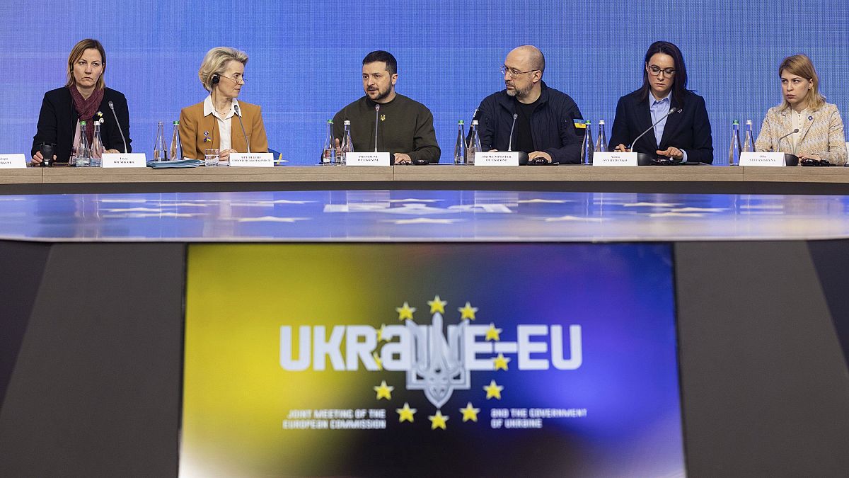 Украинские журналисты обсуждают закон о СМИ | Euronews