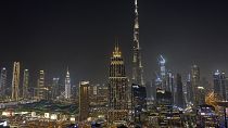 برج خليفة ومنطقة الخليج التجاري في دبي، الإمارات العربية المتحدة