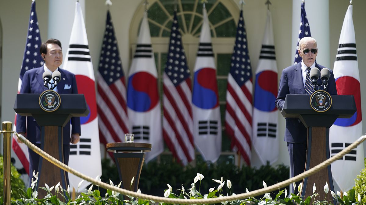 الرئيسان الأمريكي بايدن والكوري الجنوبي يون في البيت الأبيض 