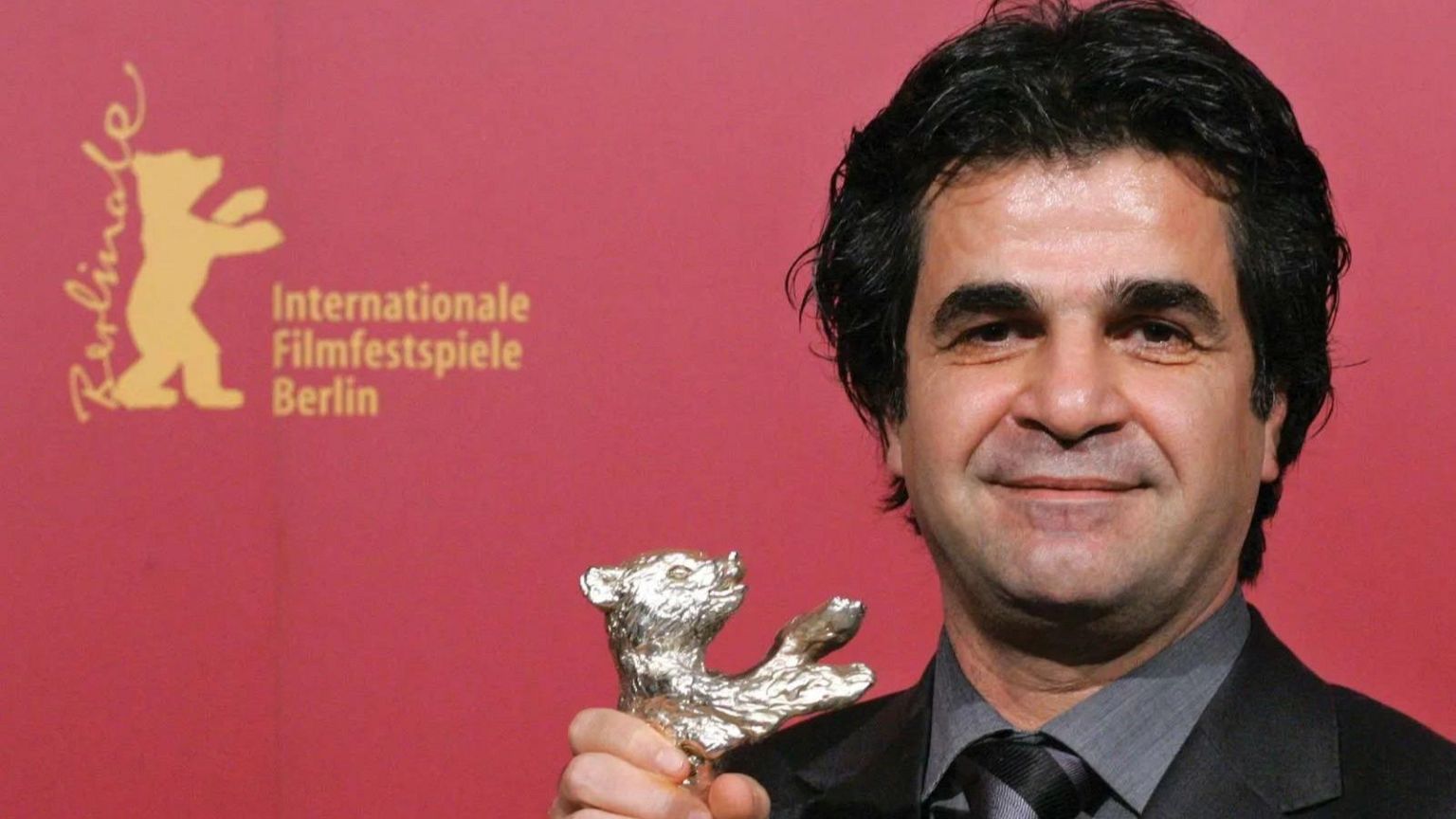 Dissident filmmaker Jafar Panahi reported to have left Iran for first time  in 14 years | Euronews