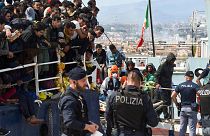 FILE: 🇳🇱 Dutch court blocks migrant returns to 🇮🇹 Italy, citing concern over human rights violations they could face when they get there. 