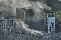 Ein zerstörtes Wohngebäude in der ostukrainischen Region Donezk am 26. Apil 2023