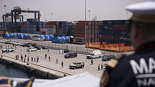 La la frégate Lorraine avec à son bord 1000 réfugiés, arrive au Port islamique de Djeddah le 26 avril 2023