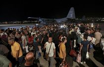 Эвакуация граждан Иордана, военный аэропорт в Аммане, 24 апреля 2023 года. 