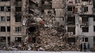 Edifício destruído por bombas russas na Ucrânia