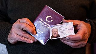 Avrupa Türk Toplumu derneğinin kurucularından Şener Sargut yeni vatandaşlık yasasının çıkmasını bekliyor